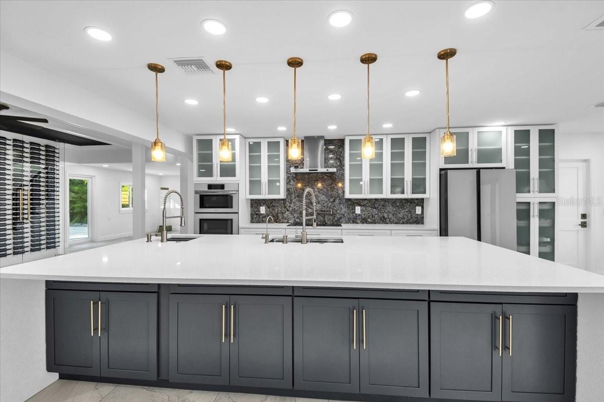 SIESTA ISLES - Residential