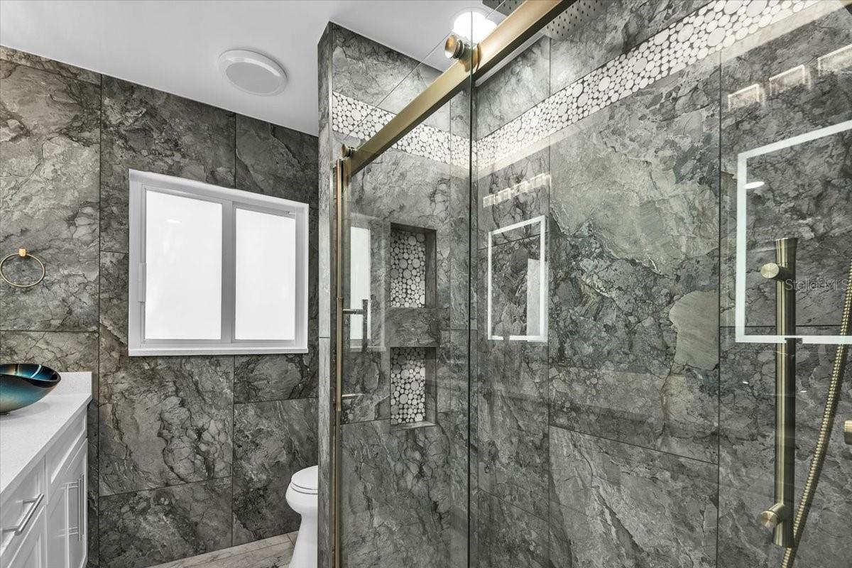 SIESTA ISLES - Residential