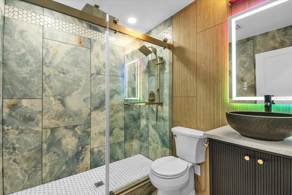 SIESTA ISLES - Residential