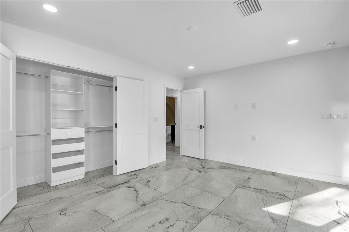 SIESTA ISLES - Residential