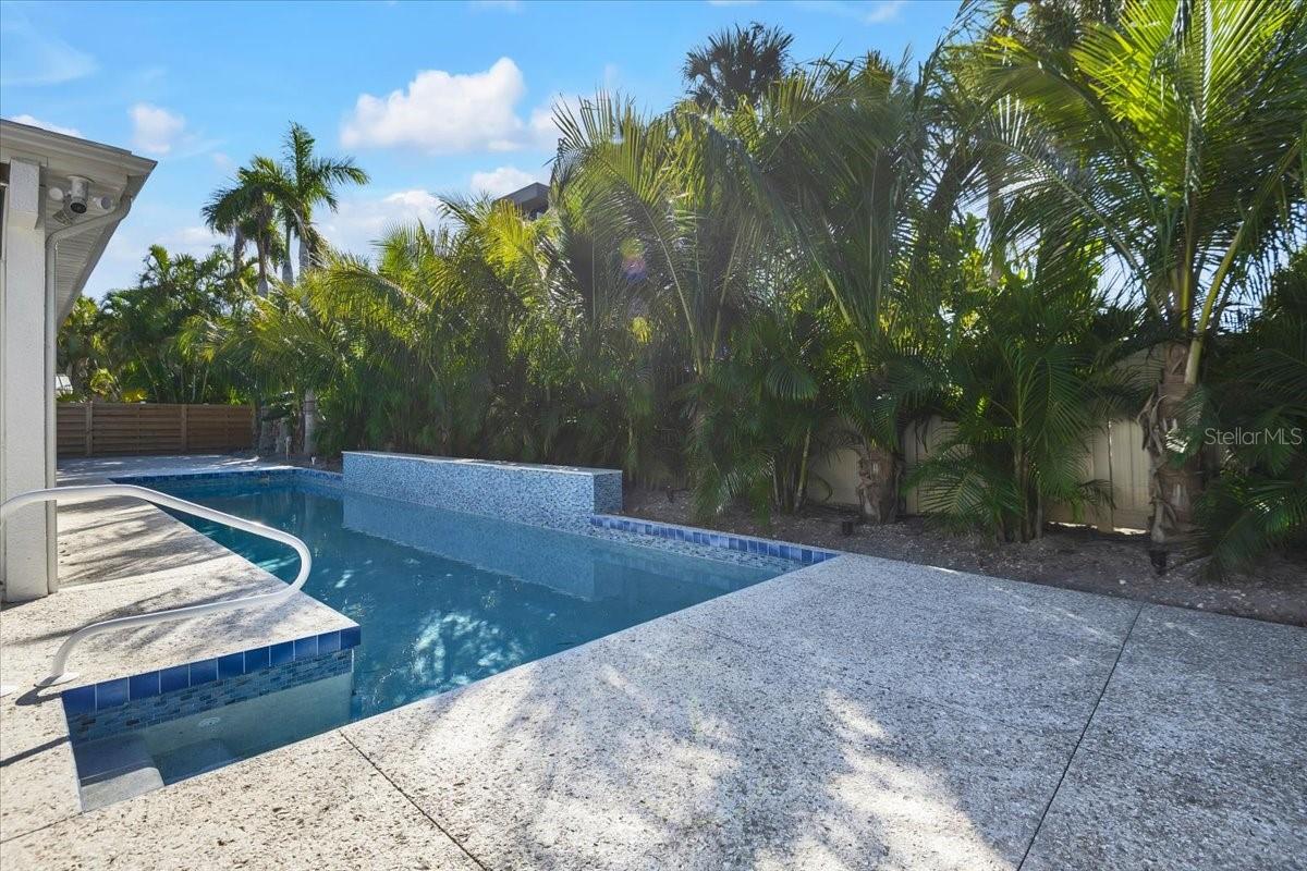 SIESTA ISLES - Residential