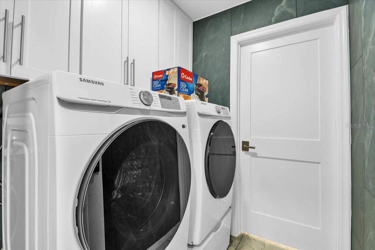 SIESTA ISLES - Residential