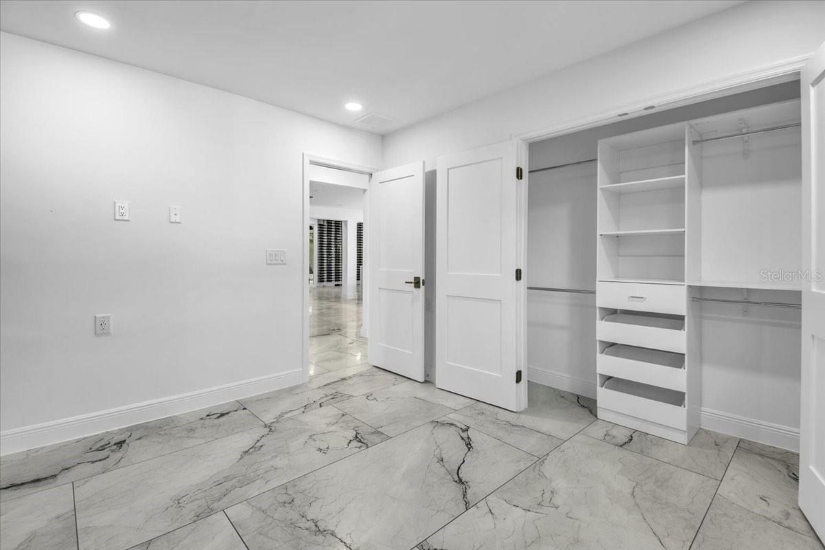 SIESTA ISLES - Residential