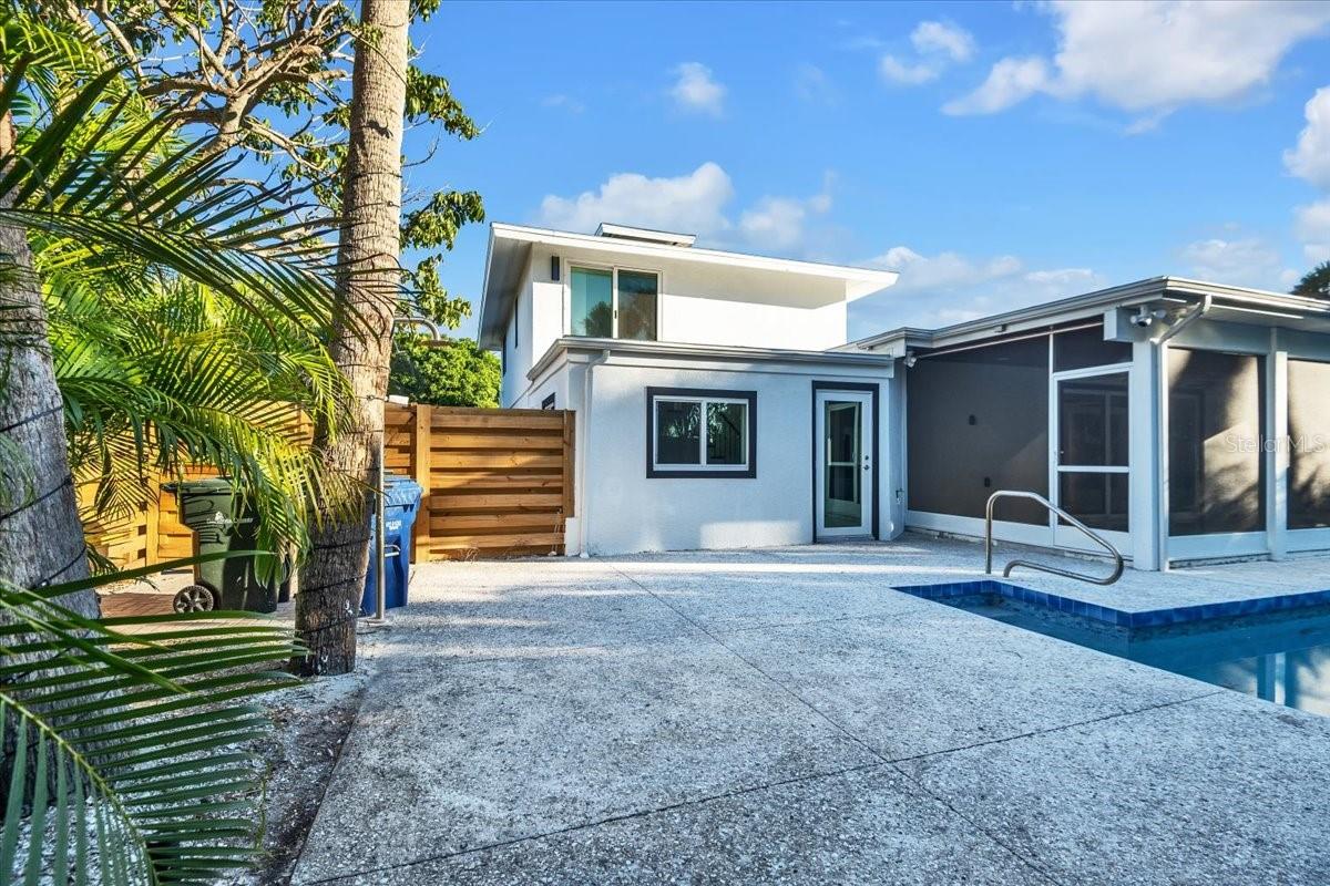 SIESTA ISLES - Residential