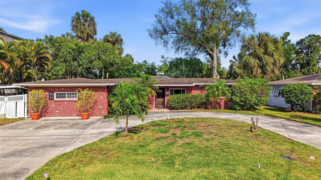 Photo of 214 S Occident Street, Tampa, FL 33609 (MLS # TB8497437)