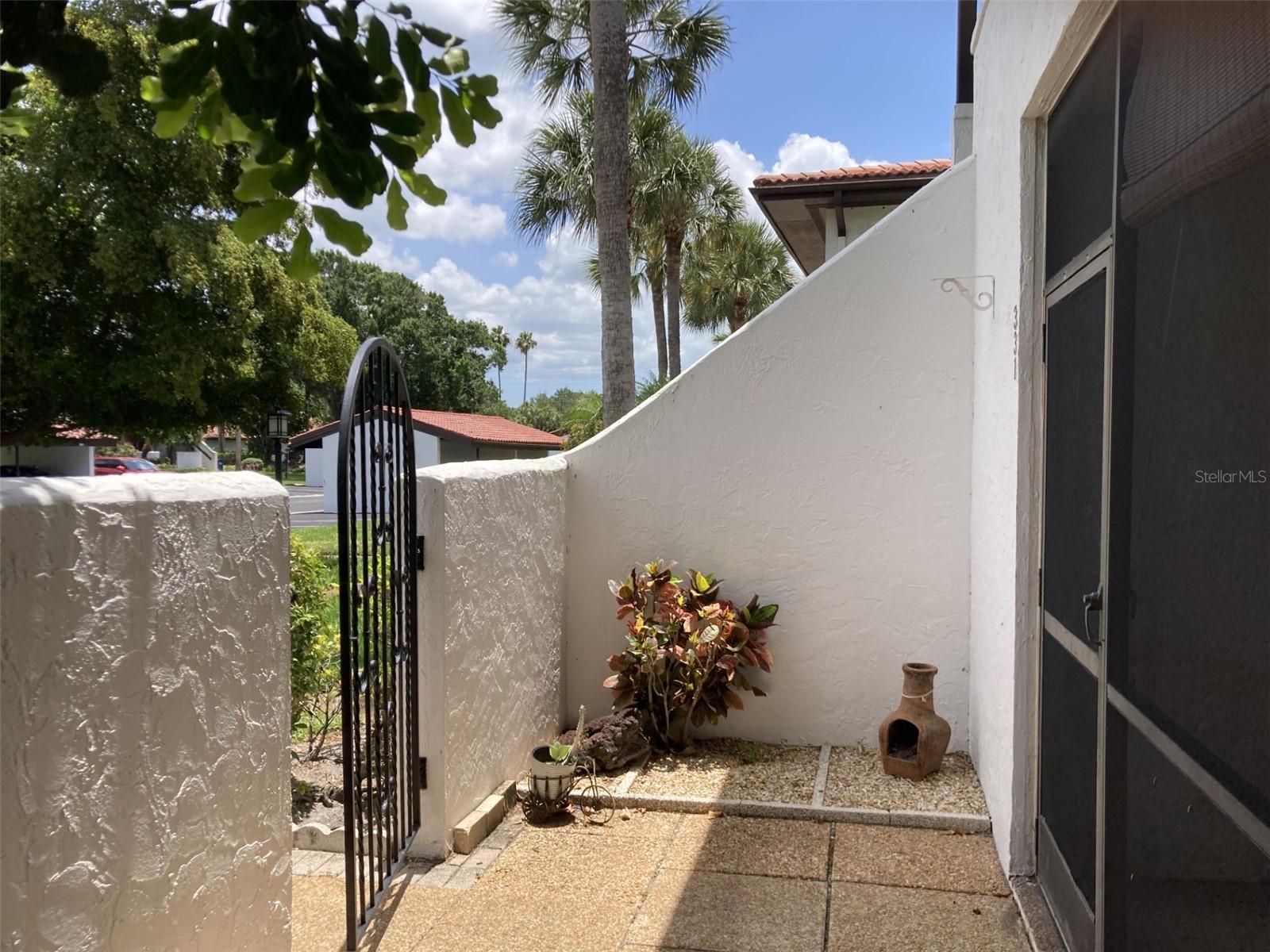 VALENCIA GARDEN III - Residential