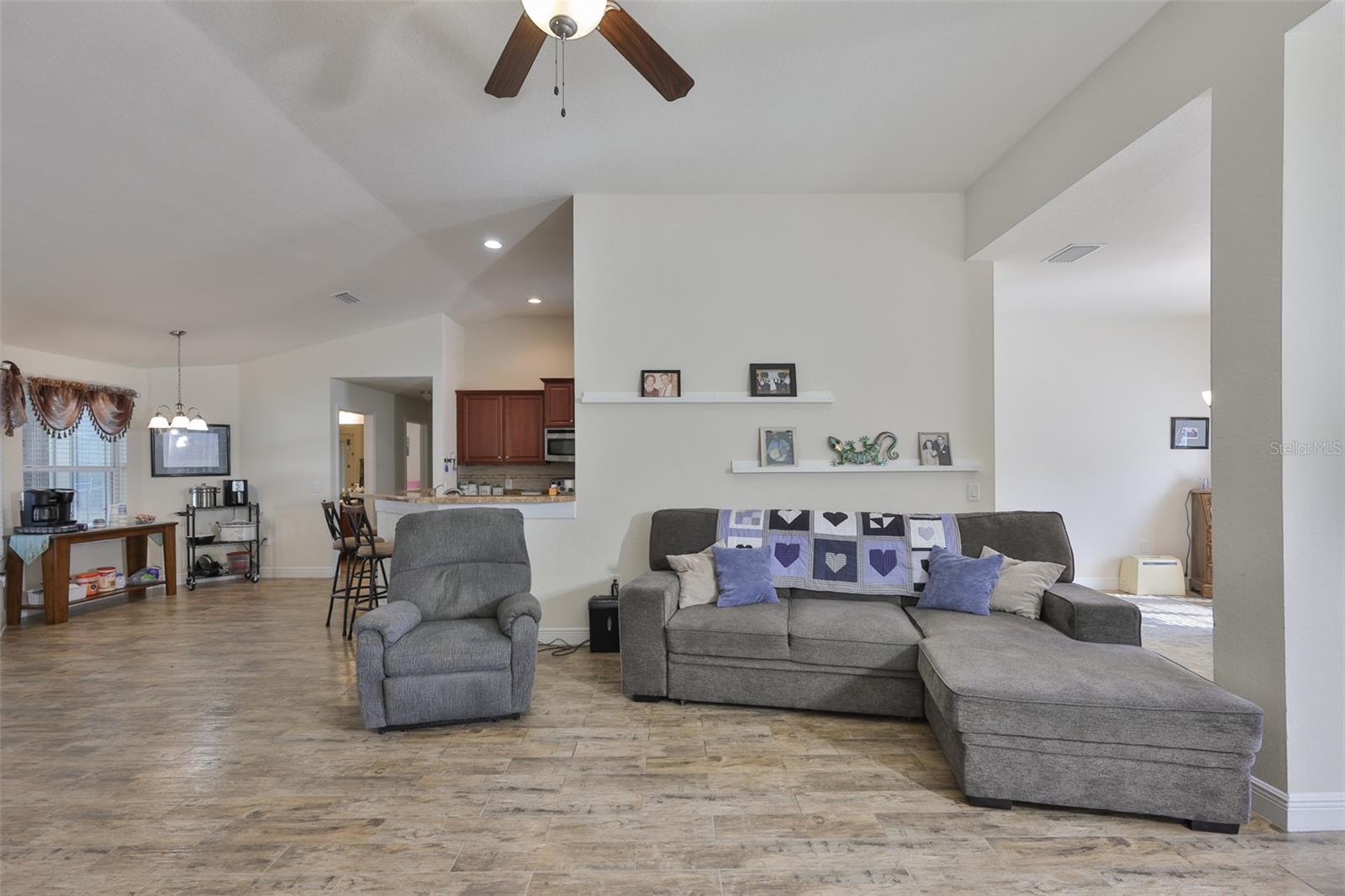 ROYAL HIGHLANDS - Residential