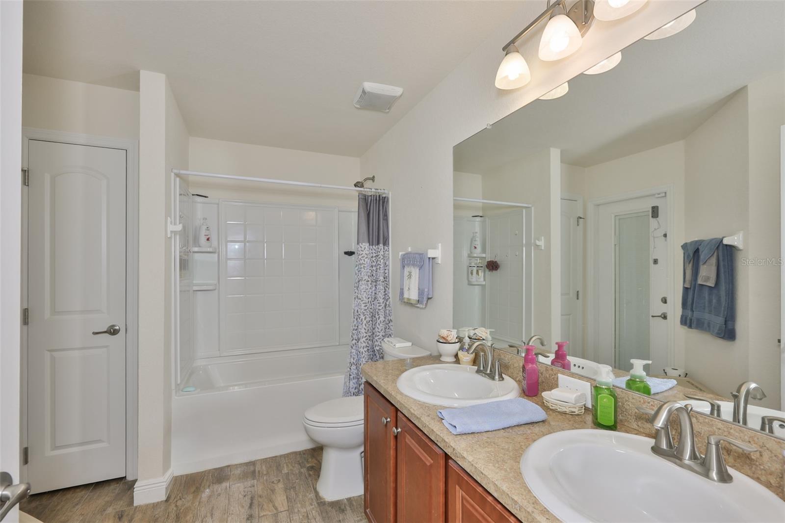 ROYAL HIGHLANDS - Residential