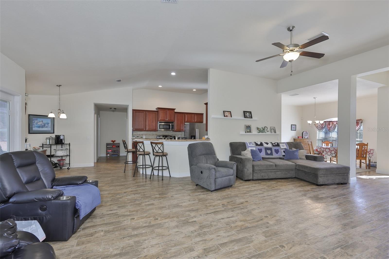 ROYAL HIGHLANDS - Residential