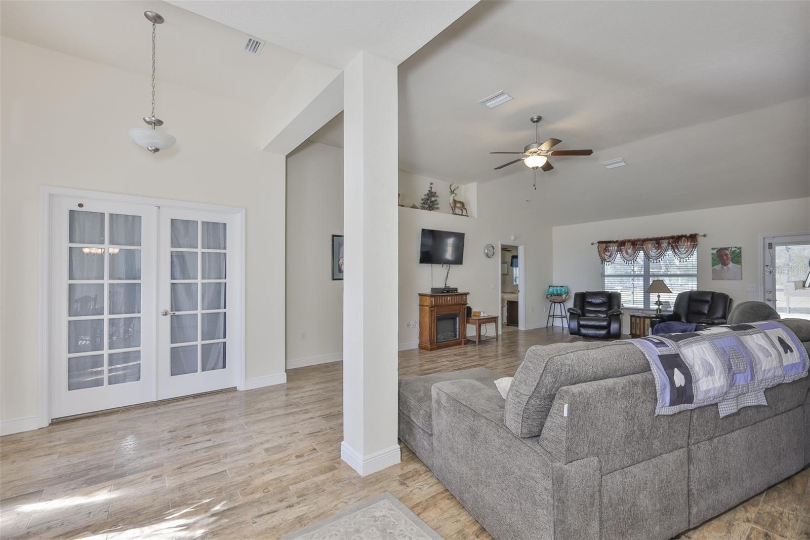 ROYAL HIGHLANDS - Residential