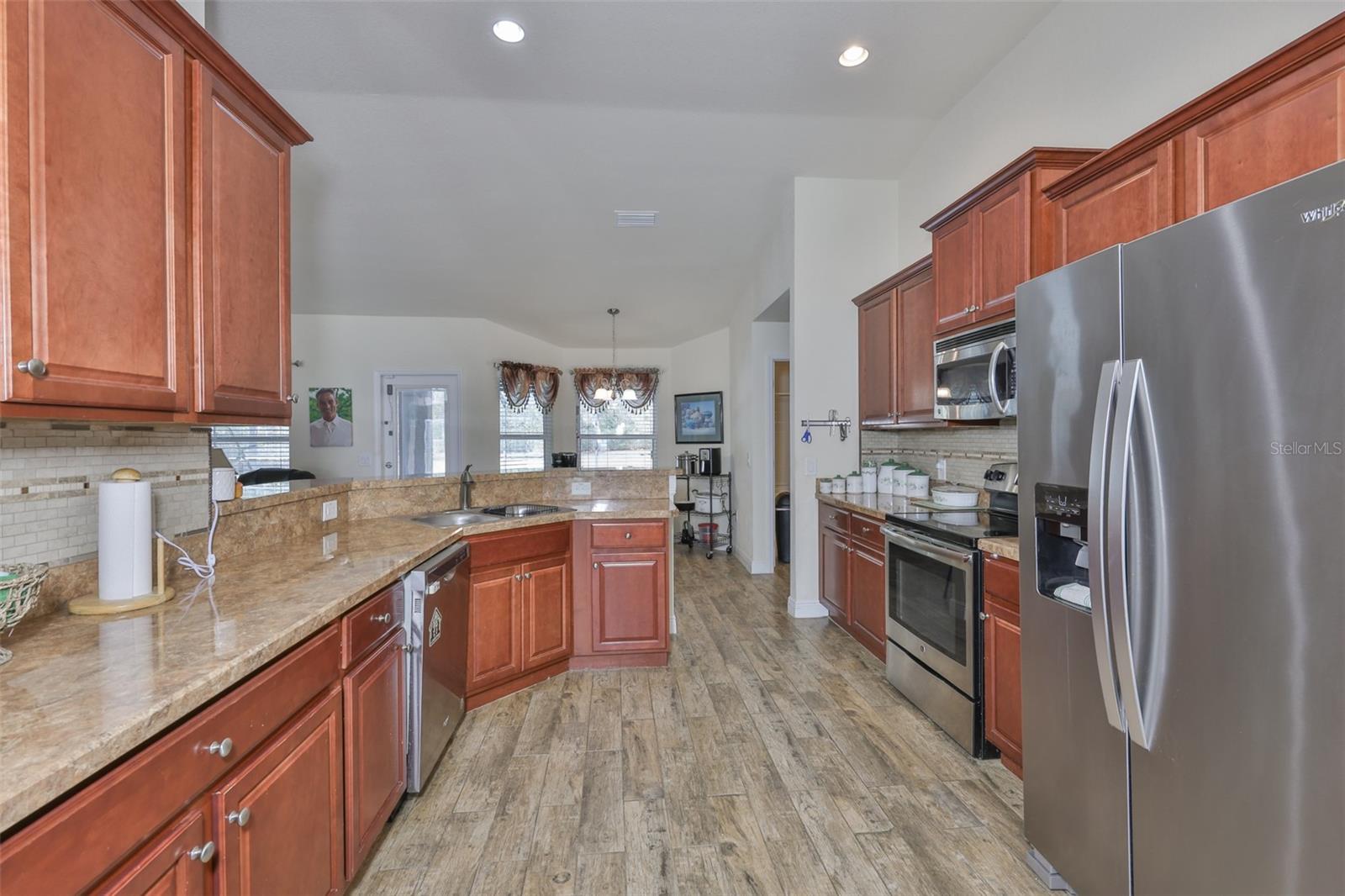 ROYAL HIGHLANDS - Residential