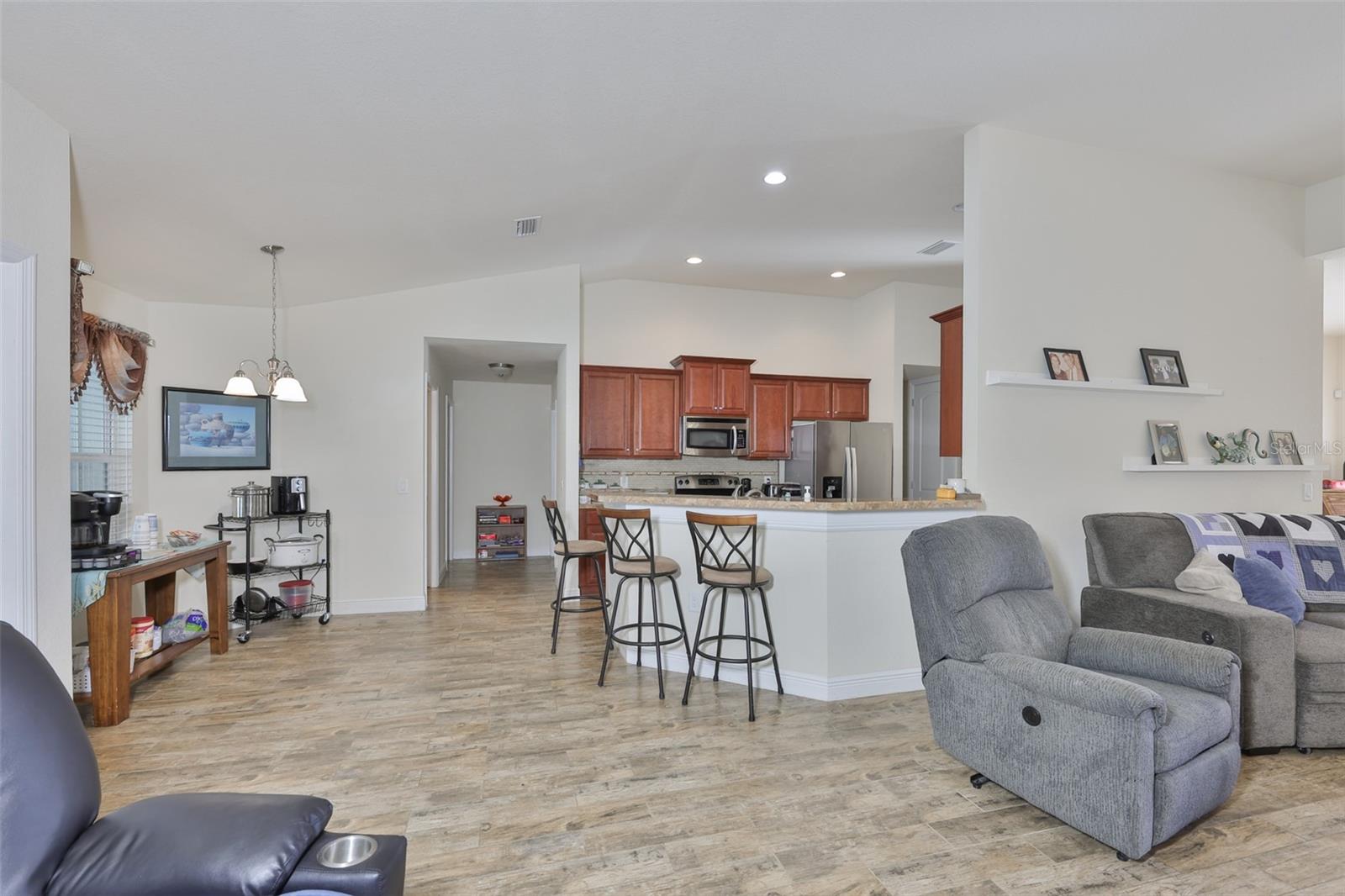 ROYAL HIGHLANDS - Residential