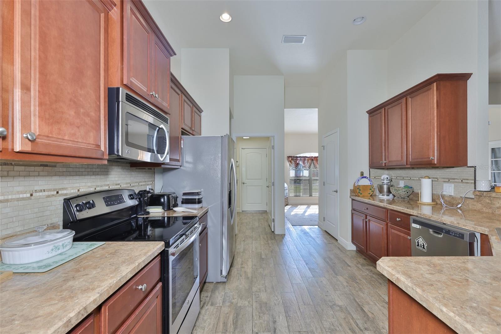 ROYAL HIGHLANDS - Residential