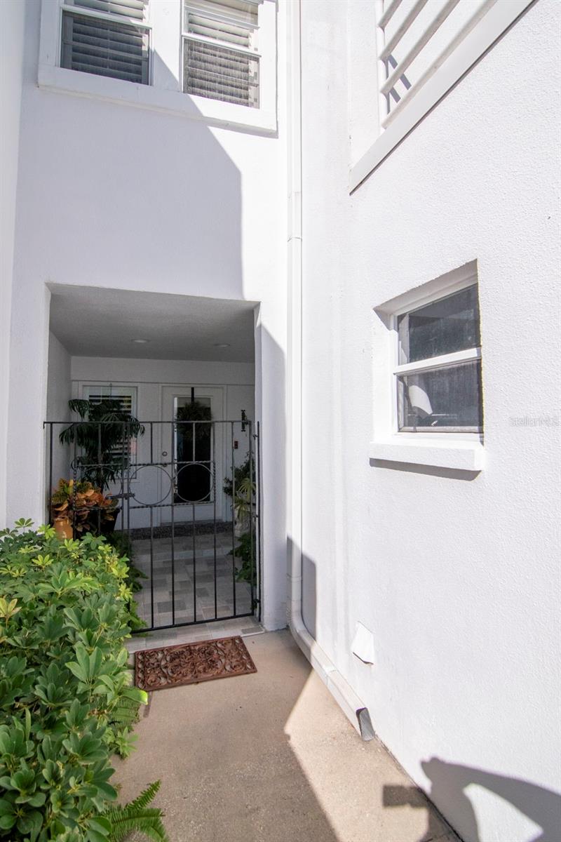 COURTYARDS OF TAMPA A CONDOMIN - Residential