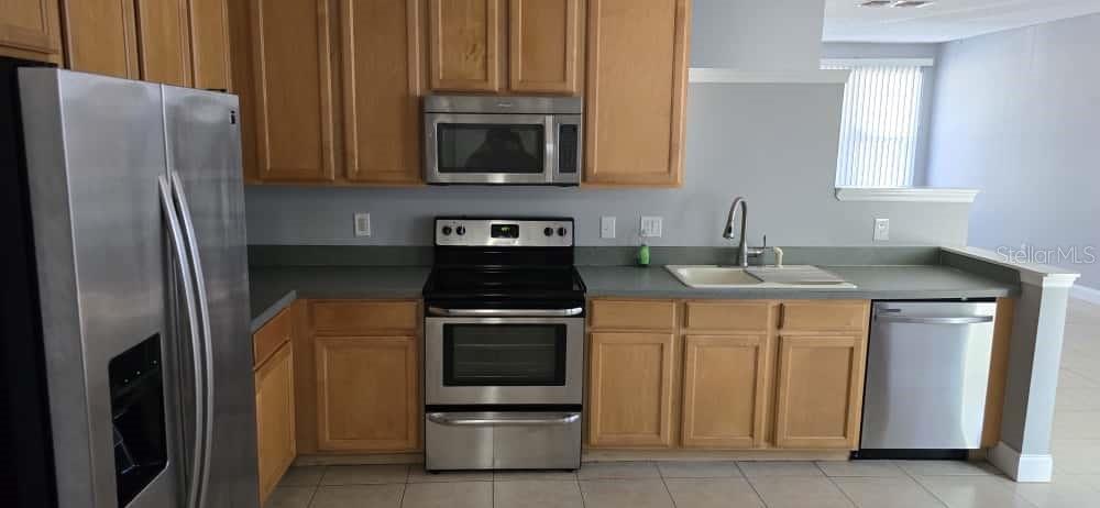 AVALON PARK VILLAGE 03 47/96 - Residential Lease