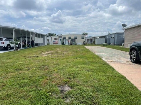 Photo of 636 Mount Piney Avenue NE #702, St Petersburg, FL 33702 (MLS # A4705516)