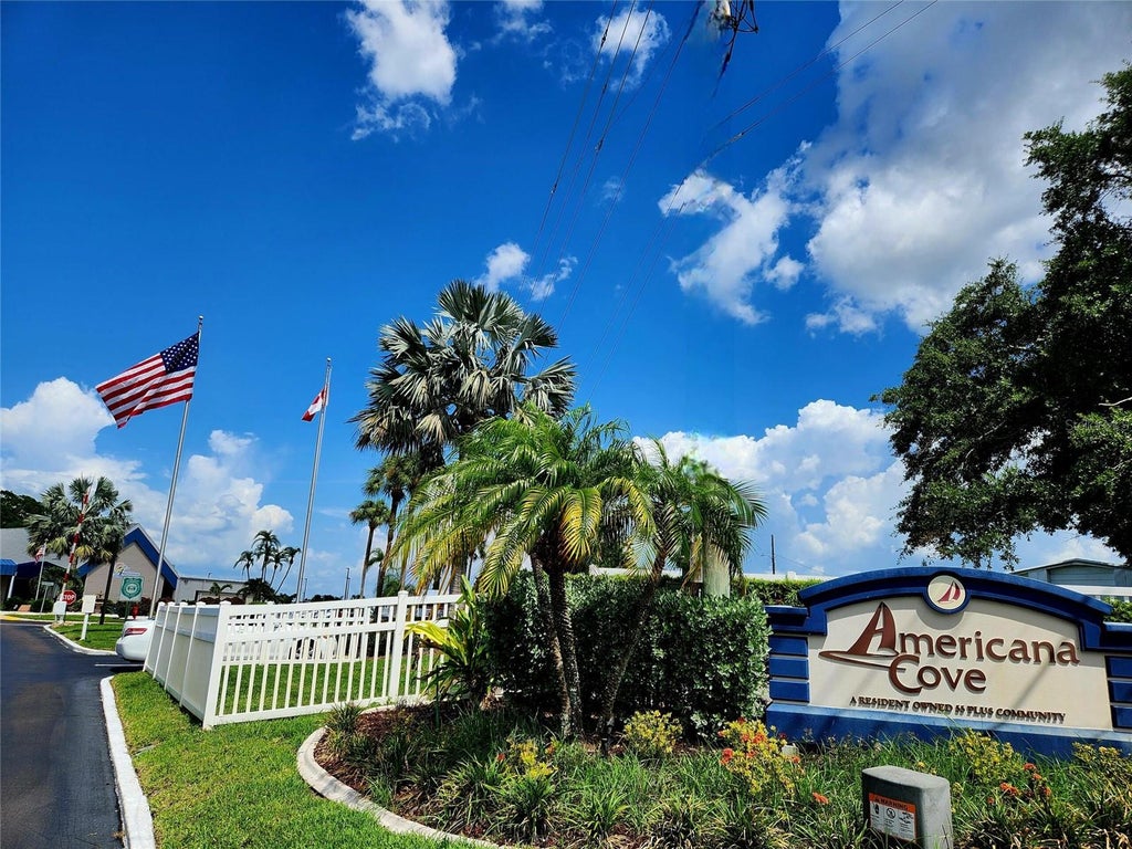 Photo of 636 Mount Piney Avenue NE #702, St Petersburg, FL 33702 (MLS # A4705516)