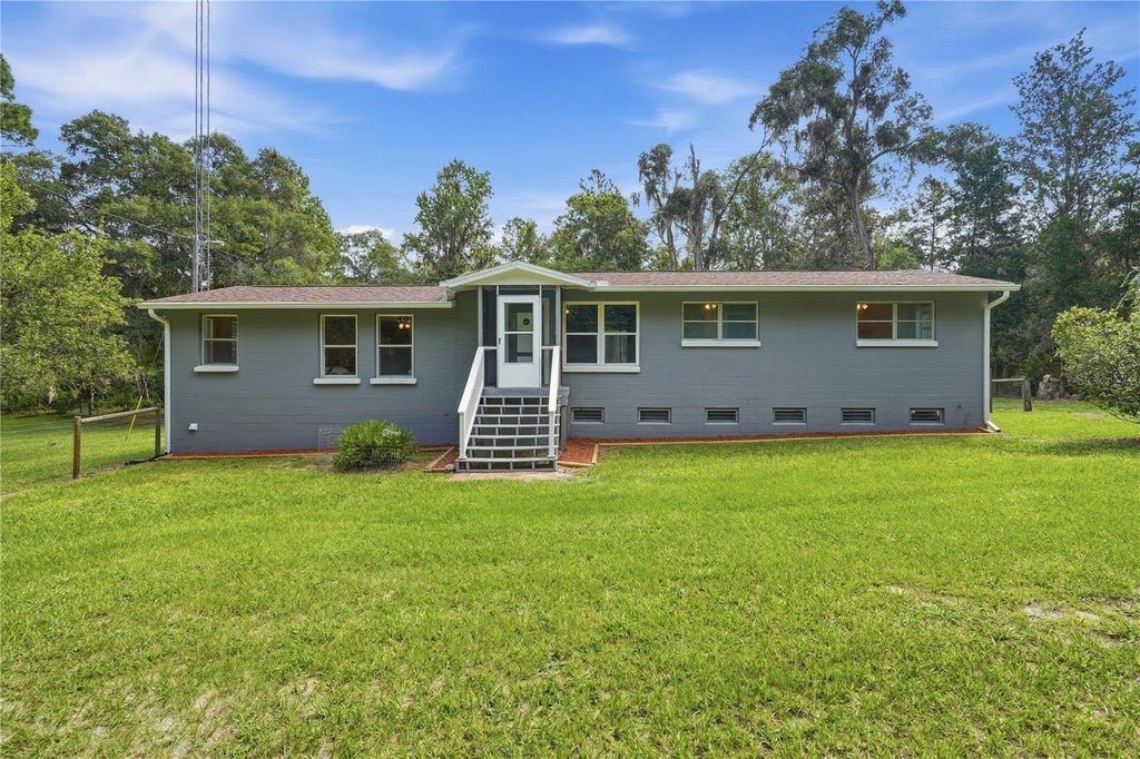 Photo of 752 N State Road 21, Melrose, FL 32666 (MLS # GC543401)
