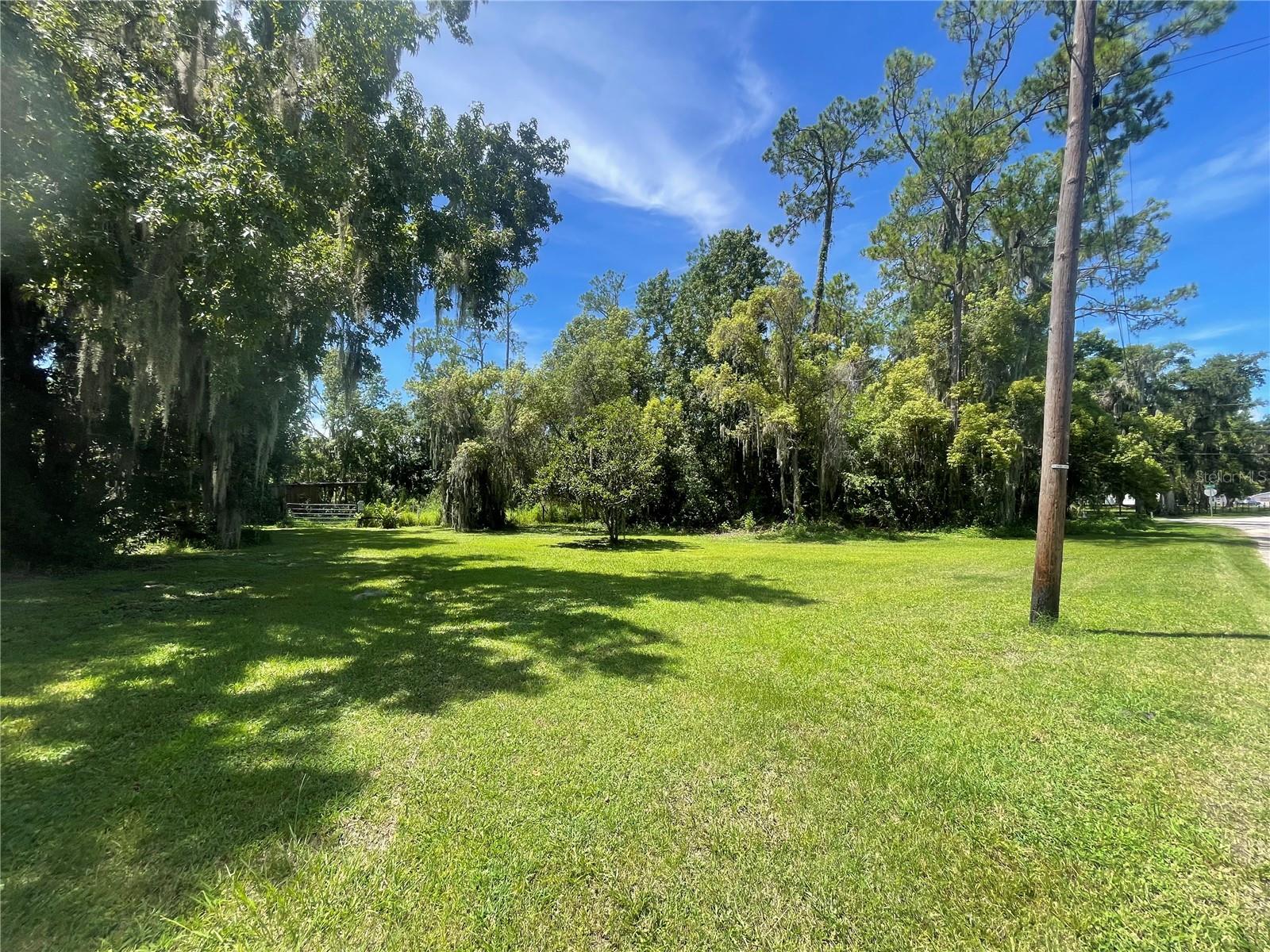 Welcome to your future homesite! This wonderful 1.56-acre property is ready for its new owner. Perfectly situated on a corner lot in an area known for spacious properties and a peaceful atmosphere, this land offers a beautiful lake view you’ll never tire of.
Whether you’re dreaming of building your forever home, creating a relaxing getaway, or investing in prime real estate, this property checks all the boxes. Surrounded by other large lots, you’ll enjoy privacy, space, and a serene setting — all while being close to modern conveniences.
Don’t miss the opportunity to own this slice of paradise!