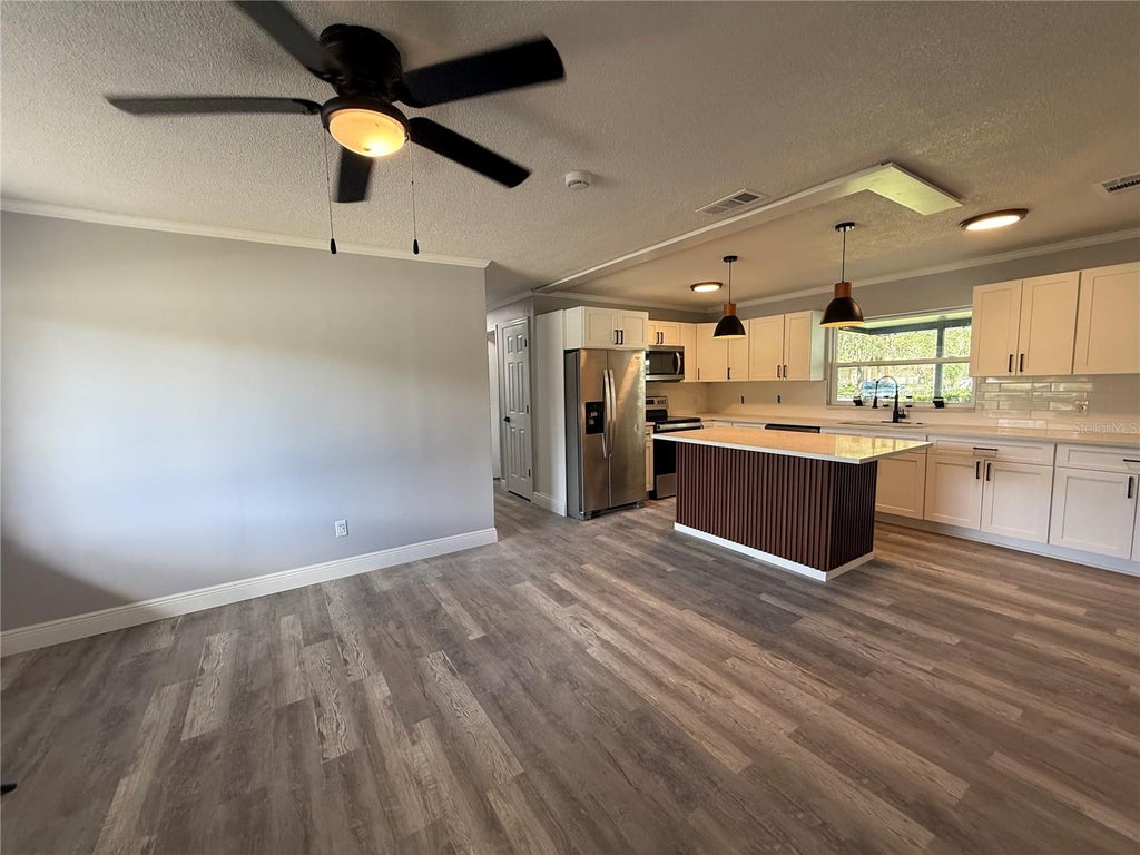 Photo of 1000 E Dixie Avenue, Leesburg, FL 34748 (MLS # O6419432)