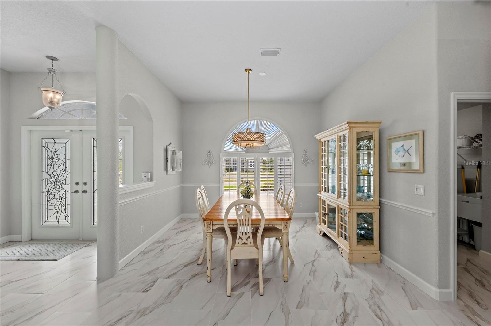 8106 ARLEWOOD CIRCLE