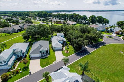 A home in TAVARES