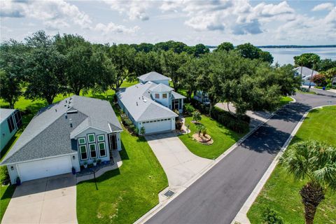 A home in TAVARES