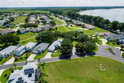 A home in TAVARES