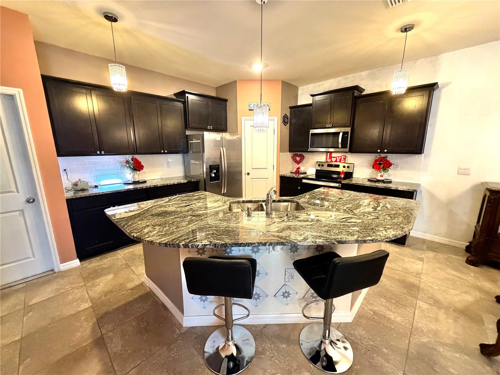 31115 MANGO FADE WAY