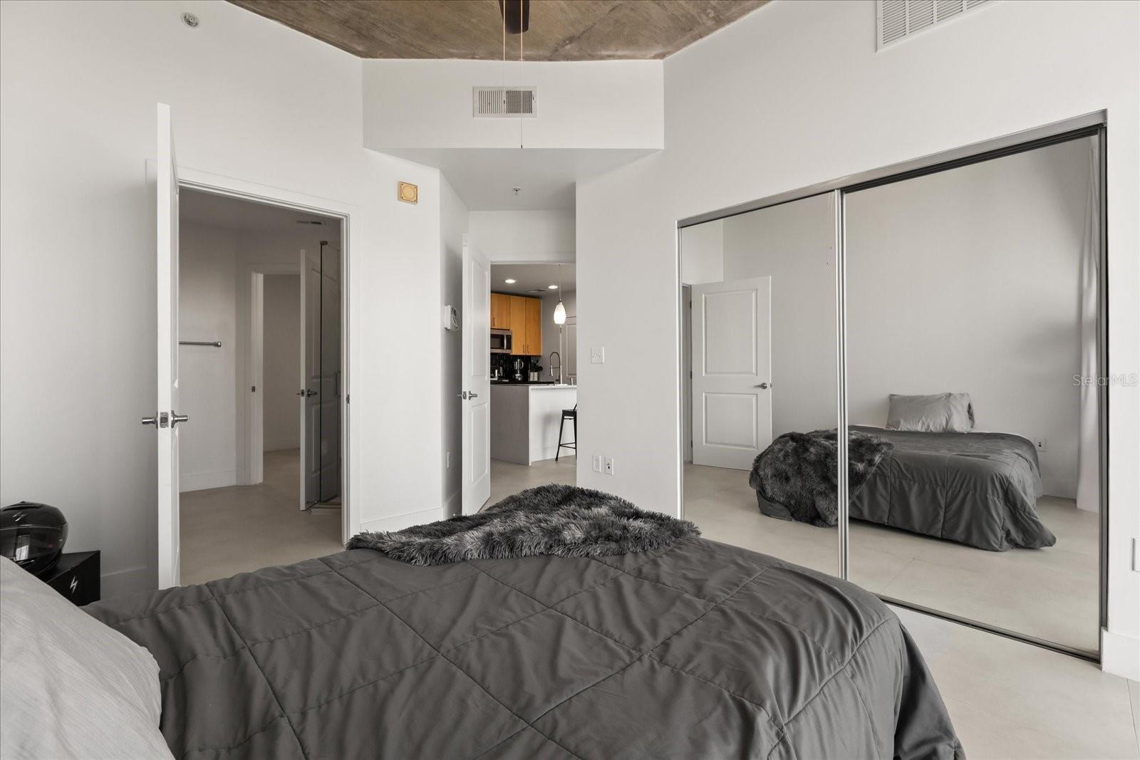 SOLAIRE/PLAZA CONDO - Residential