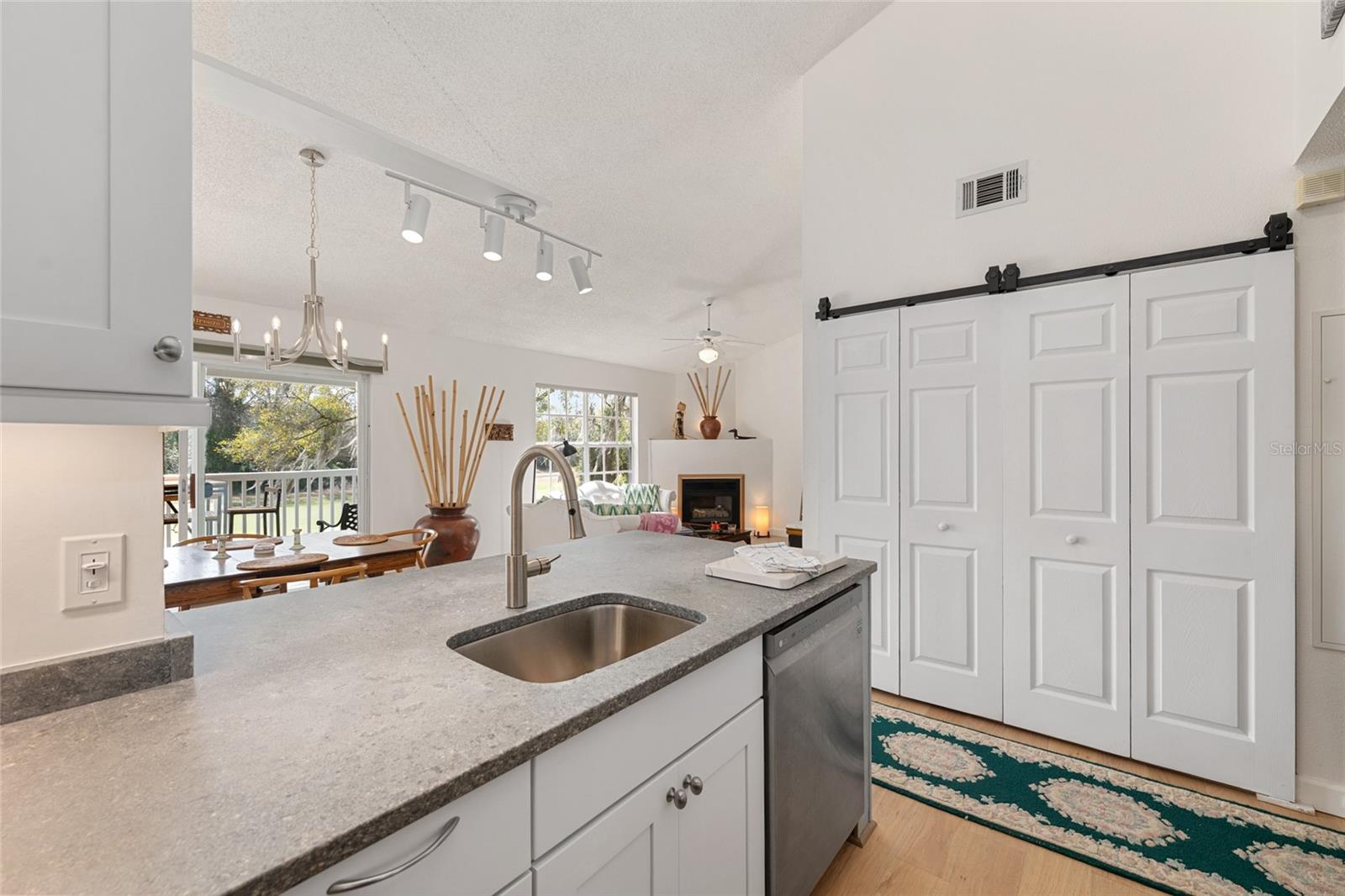 THE LINKS - Residential