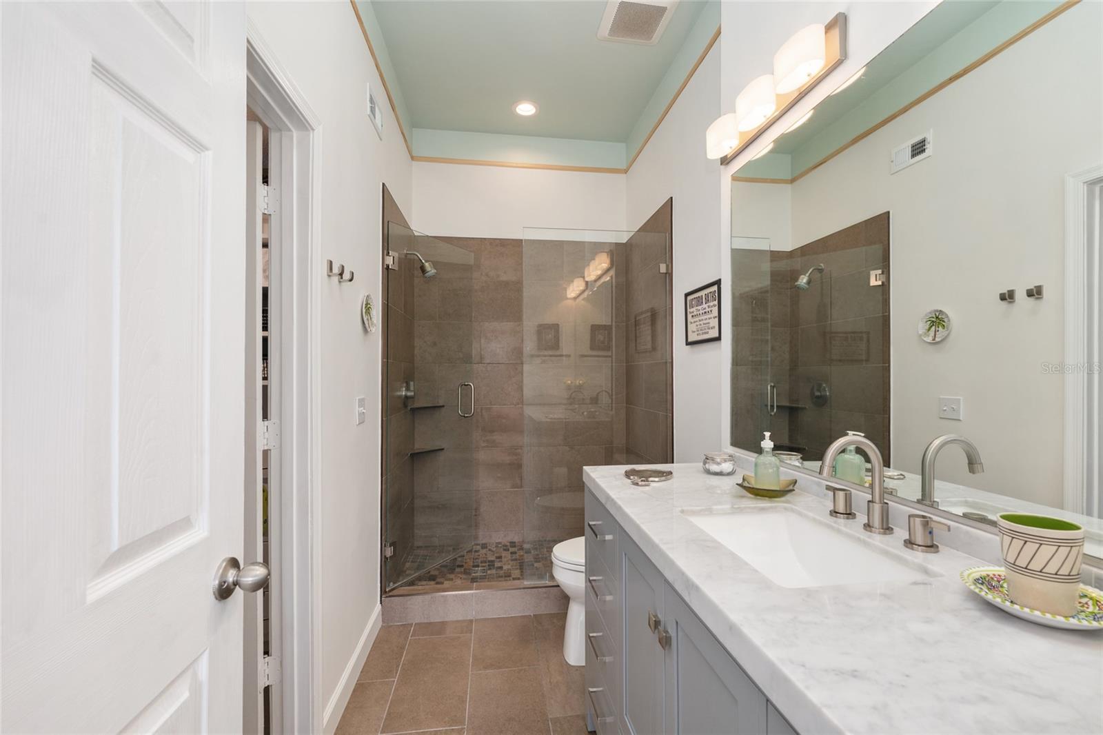 THE LINKS - Residential