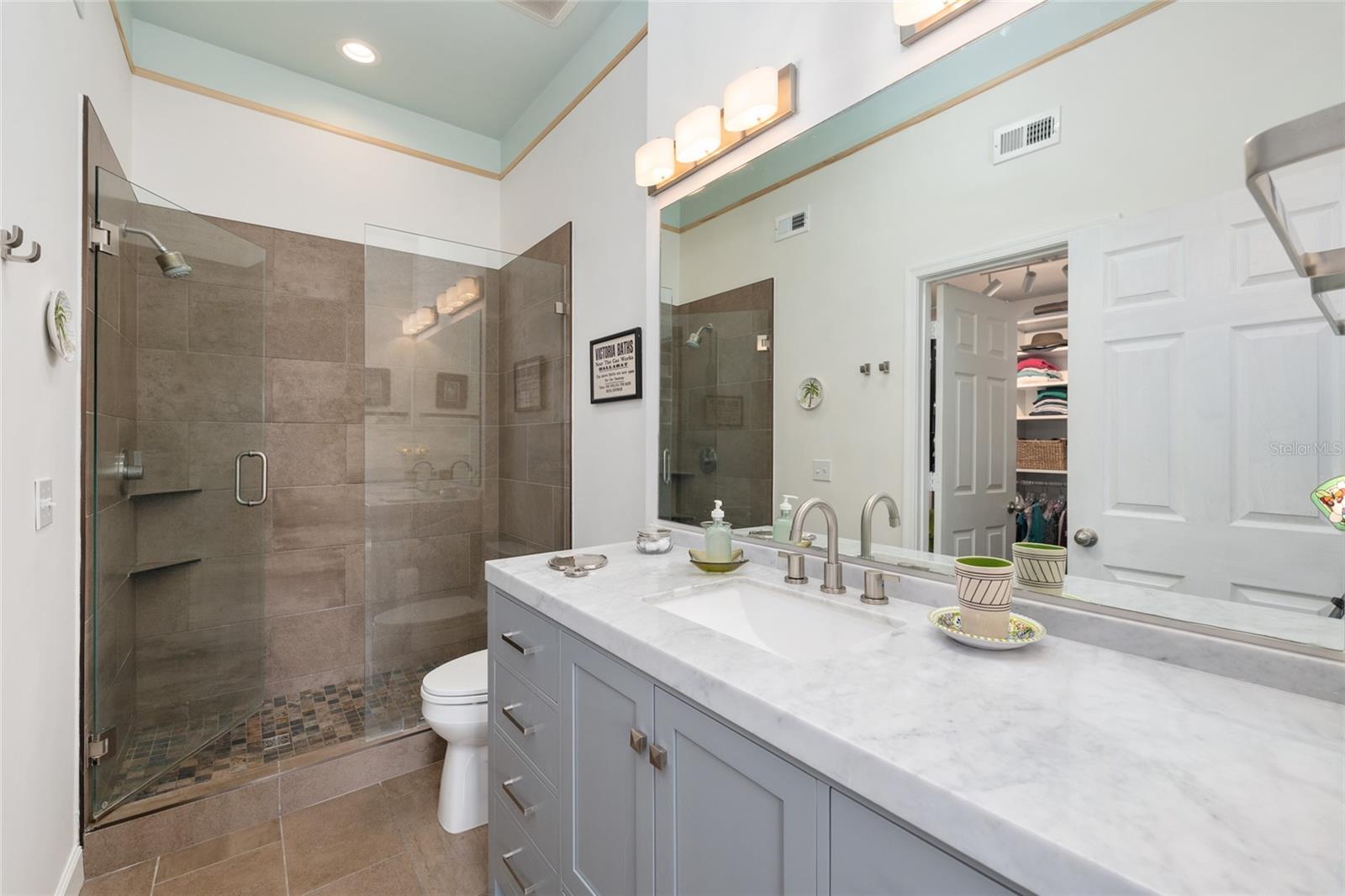 THE LINKS - Residential