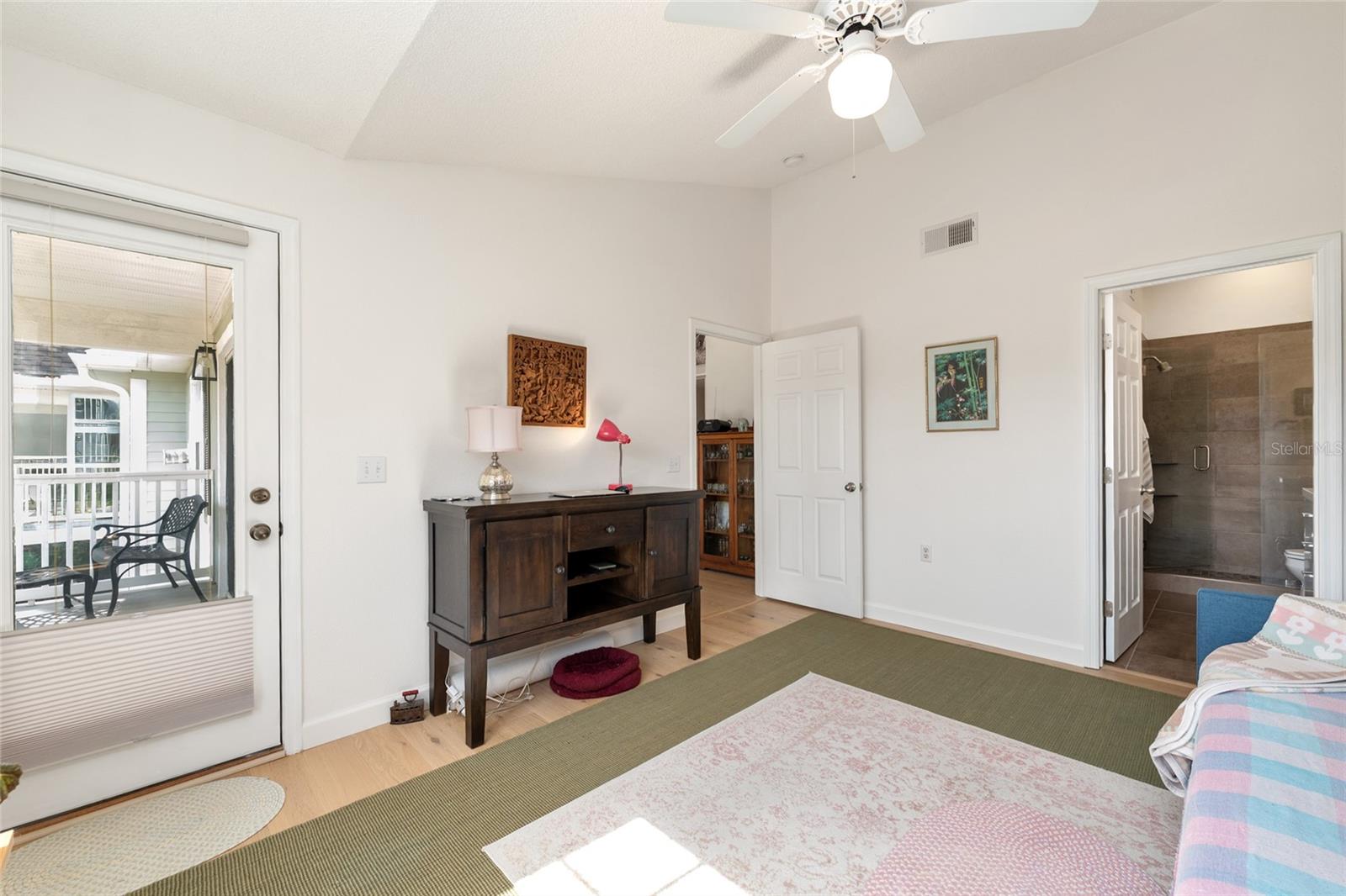 THE LINKS - Residential