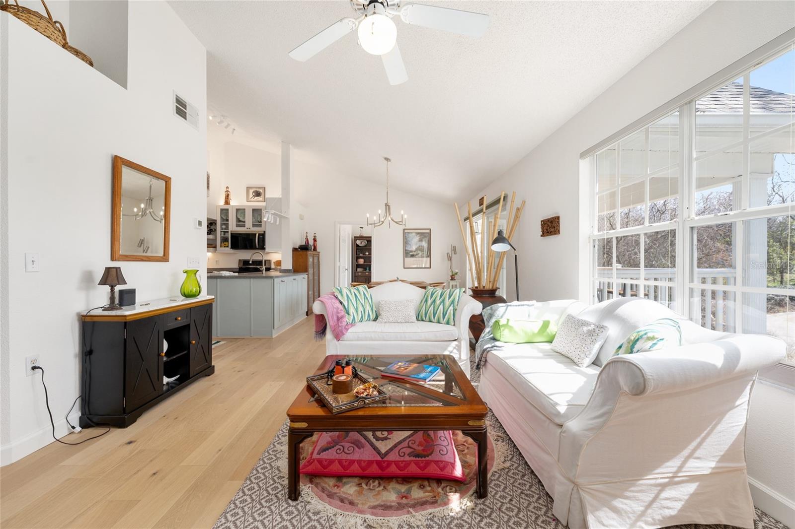 THE LINKS - Residential