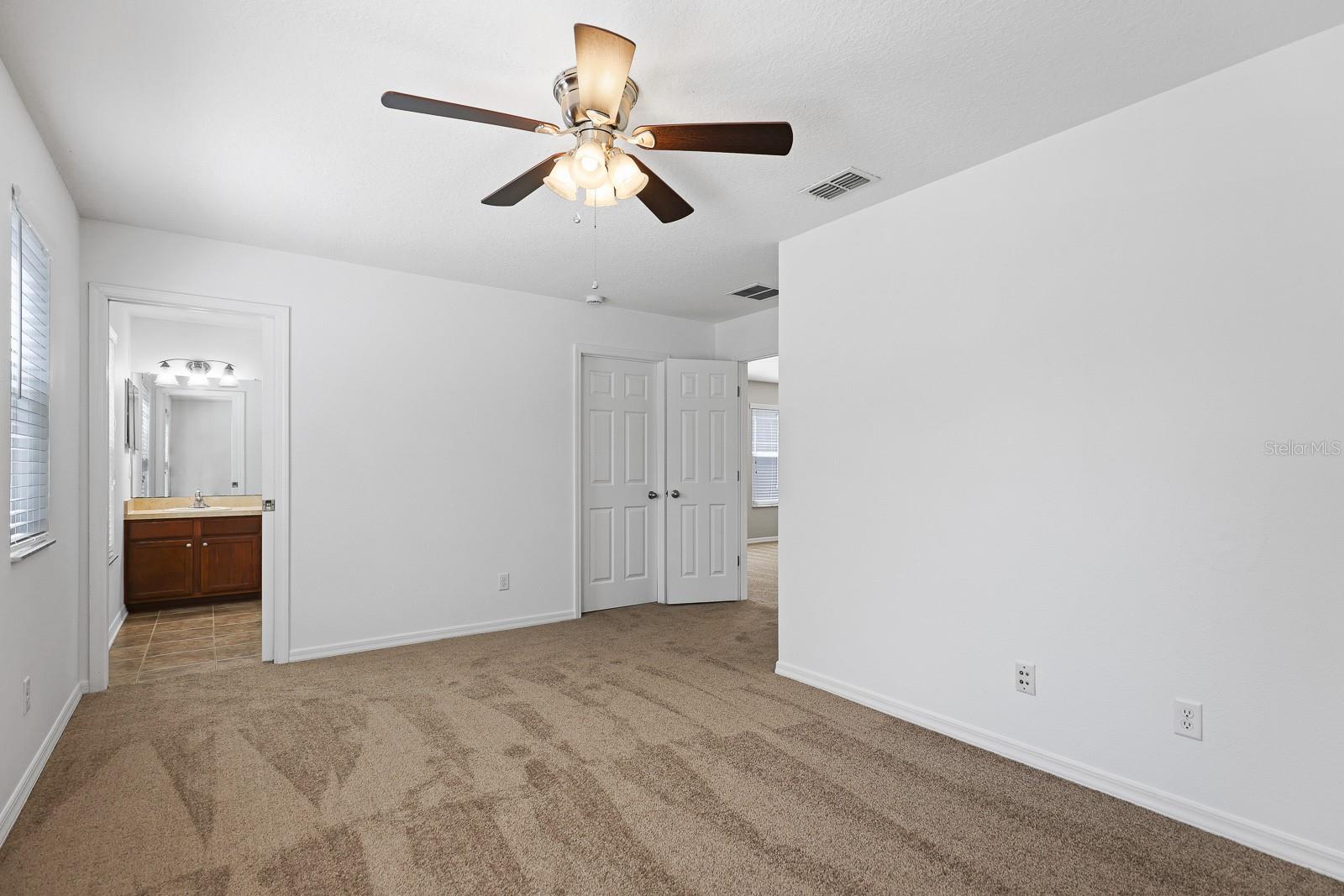 FISHHAWK RANCH TOWNCENTER PHAS - Residential Lease