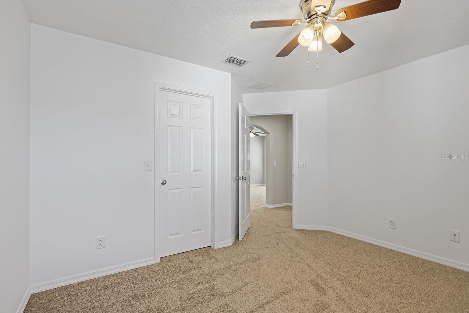 FISHHAWK RANCH TOWNCENTER PHAS - Residential Lease