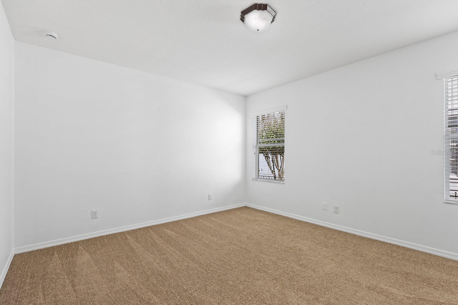 FISHHAWK RANCH TOWNCENTER PHAS - Residential Lease