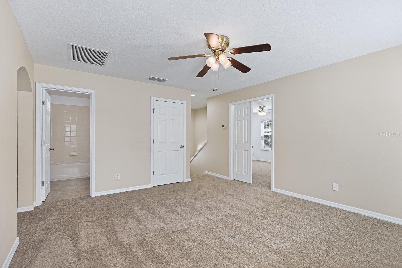 FISHHAWK RANCH TOWNCENTER PHAS - Residential Lease