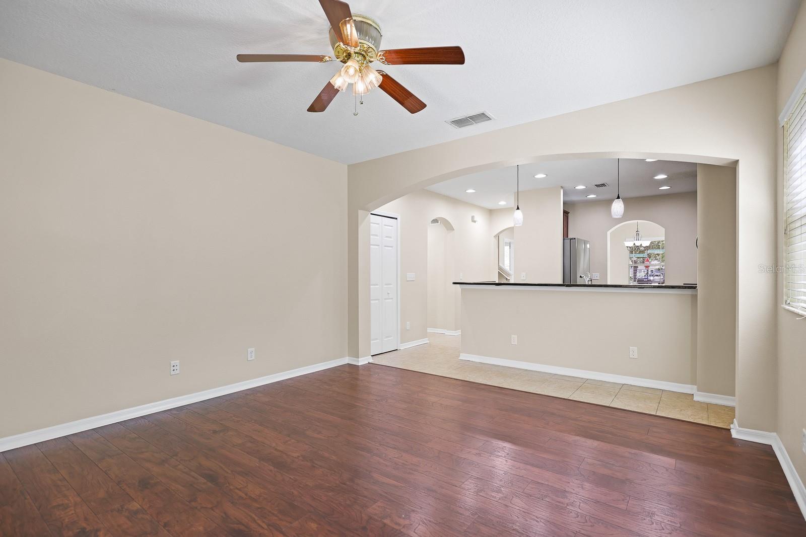 FISHHAWK RANCH TOWNCENTER PHAS - Residential Lease