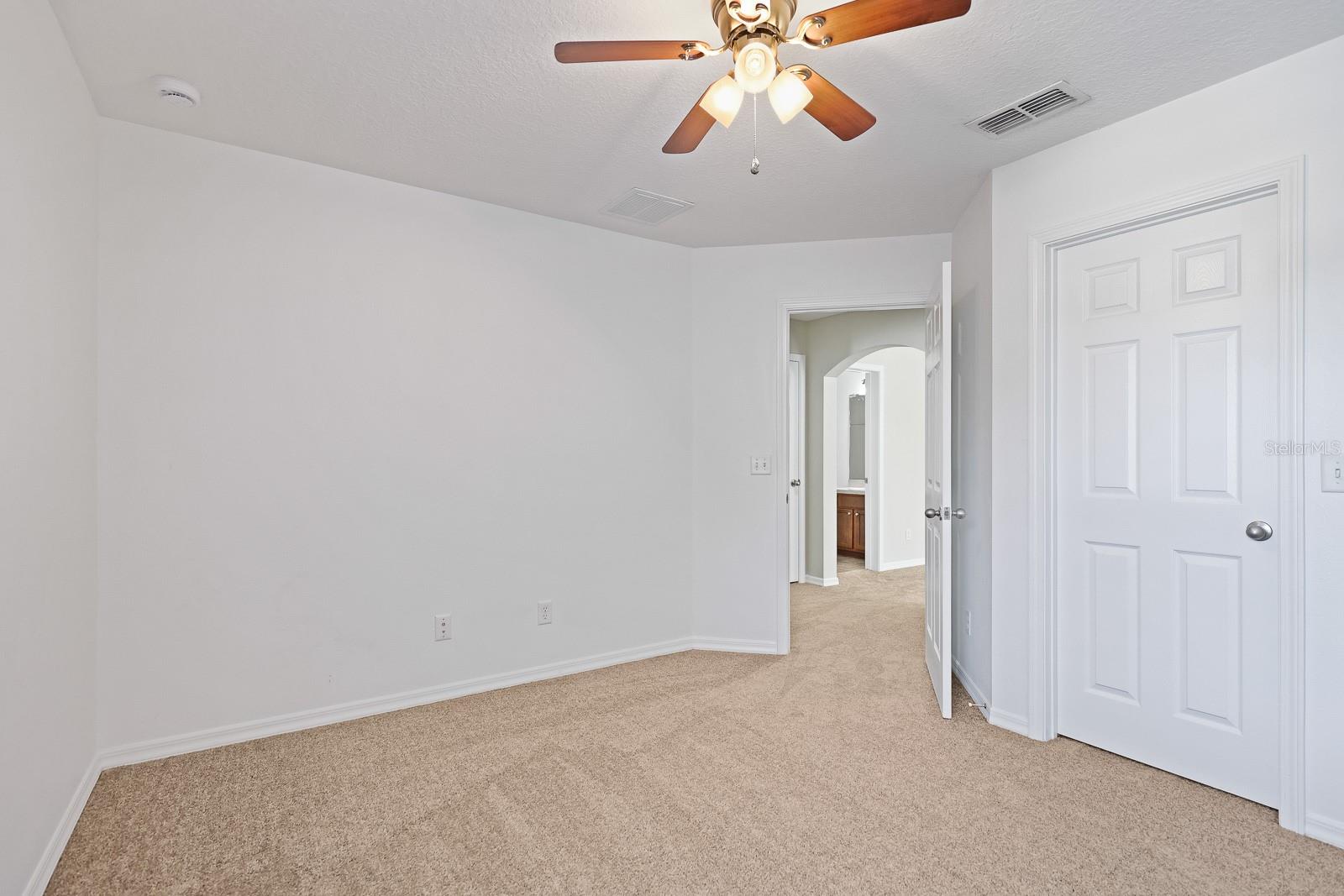 FISHHAWK RANCH TOWNCENTER PHAS - Residential Lease