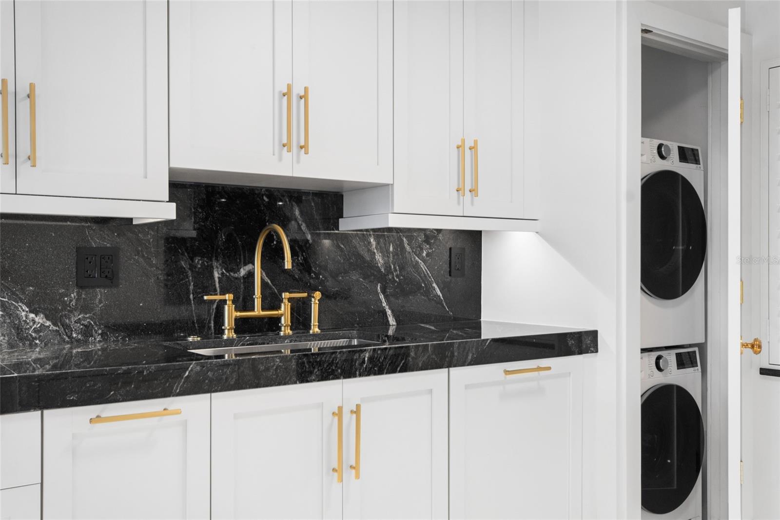 CLOISTERS CONDO - Residential