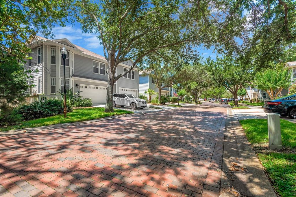 Photo of 2852 Bayshore Trails Dr, Tampa, FL 33611 (MLS # TB8511571)
