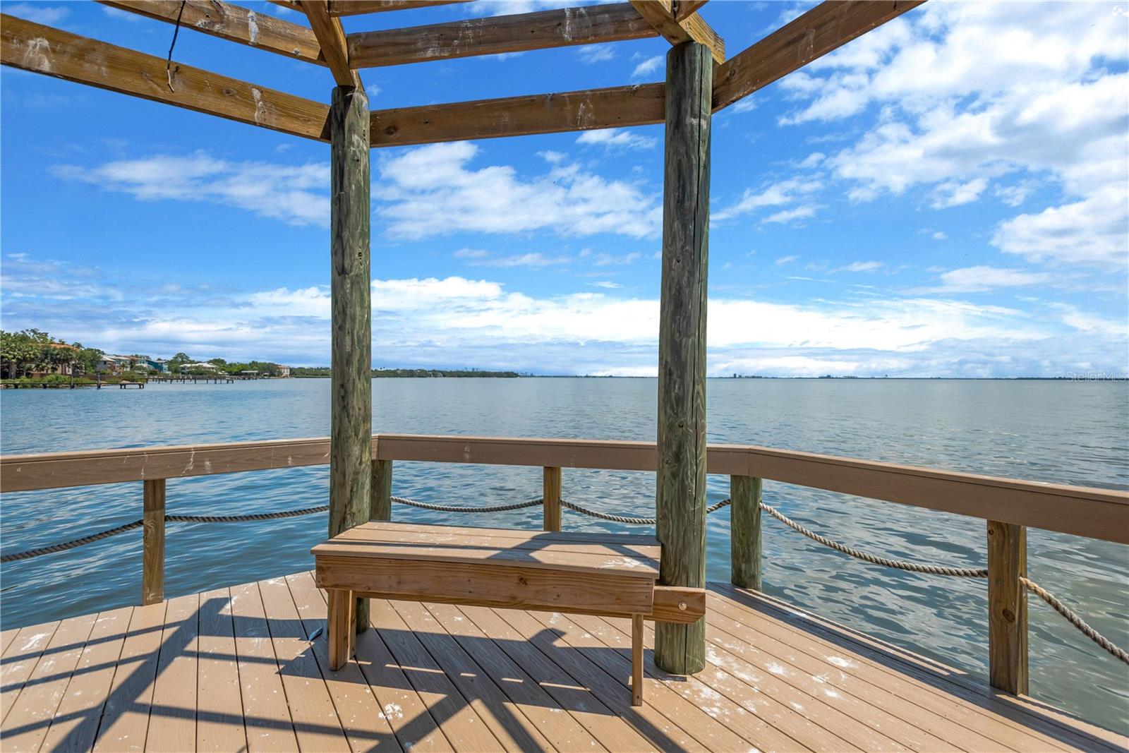 BAYSHORE TRAILS TWNHMS - Residential