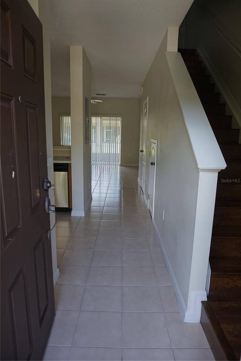 One or more photo(s) has been virtually staged. One or more photo(s) has been virtually staged. Beautiful Condo!! You need to see it. Very well mantained. Good Location!! Gated community.