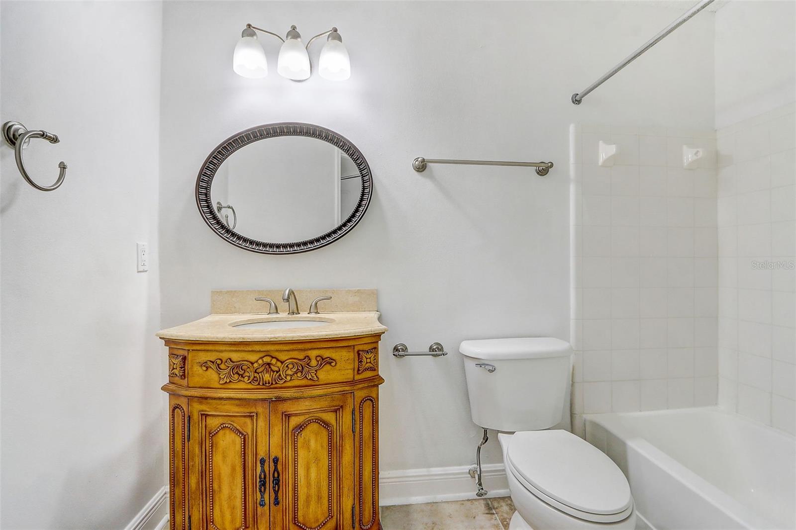 REGENCY PARK AT LAKE MARY CONDO - Residential