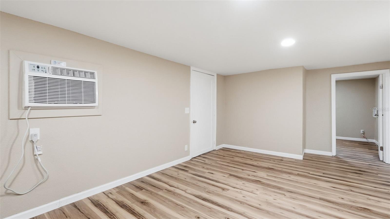 GARDEN GROVE - Residential