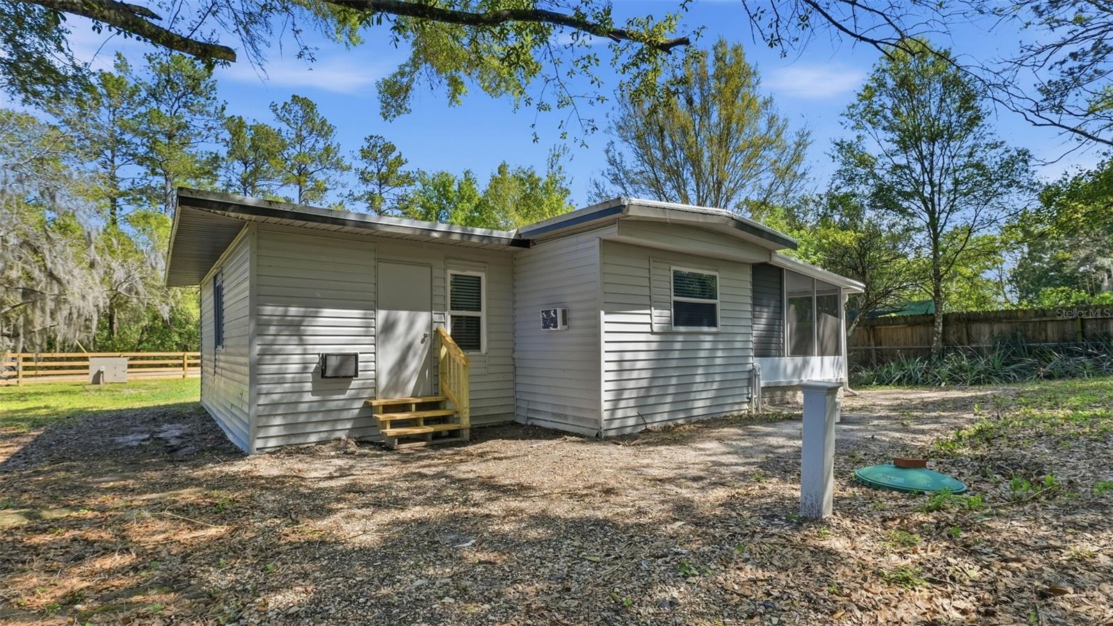 GARDEN GROVE - Residential