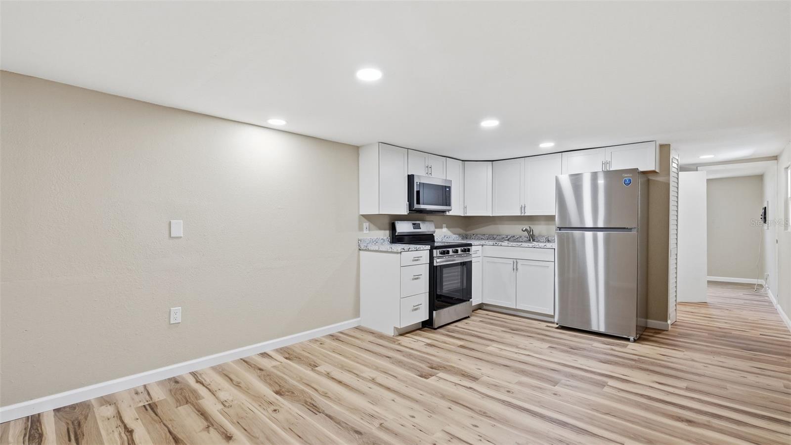 GARDEN GROVE - Residential