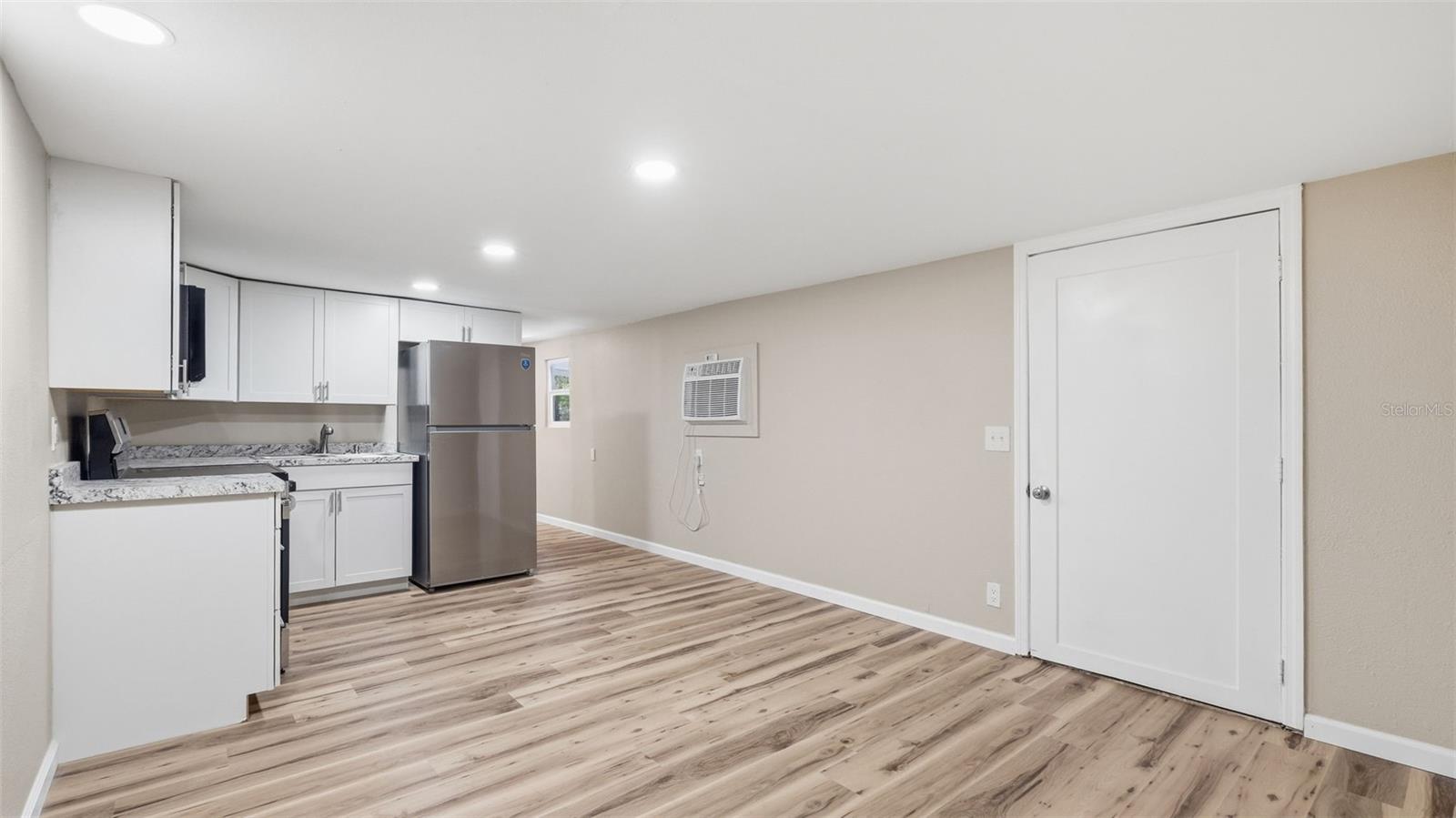 GARDEN GROVE - Residential